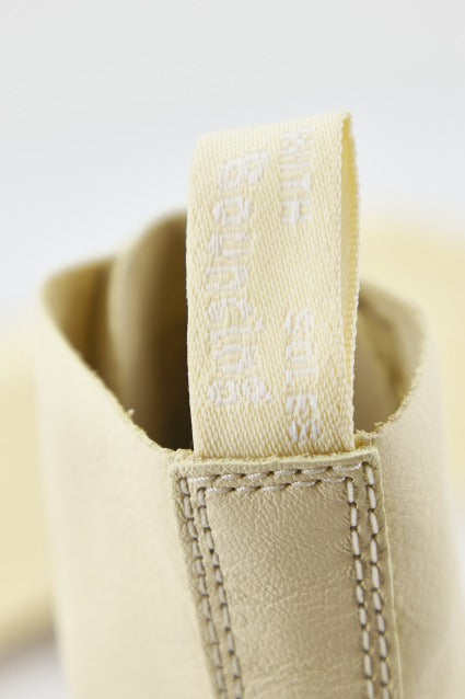 DR. MARTENS PASCAL MONO TOILE CR en color CREAM (4)