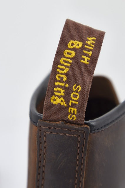 DR. MARTENS CORE BEX en color DKBROWN (4)