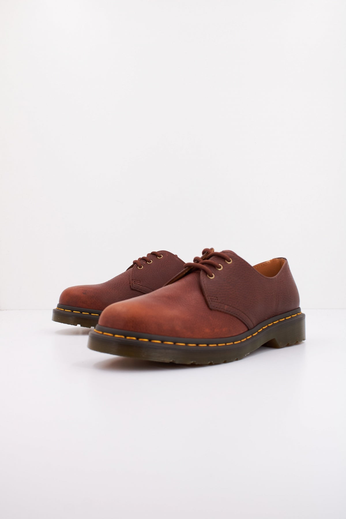 DR. MARTENS en color CASHEW (2)