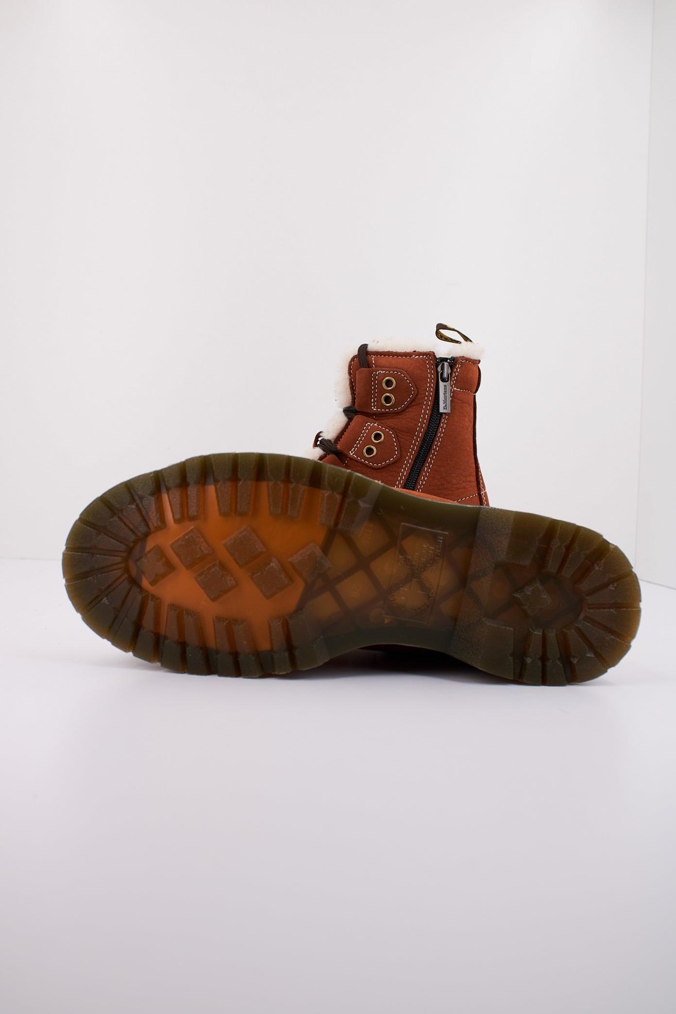 DR. MARTENS LTT FL en color TAN (5)