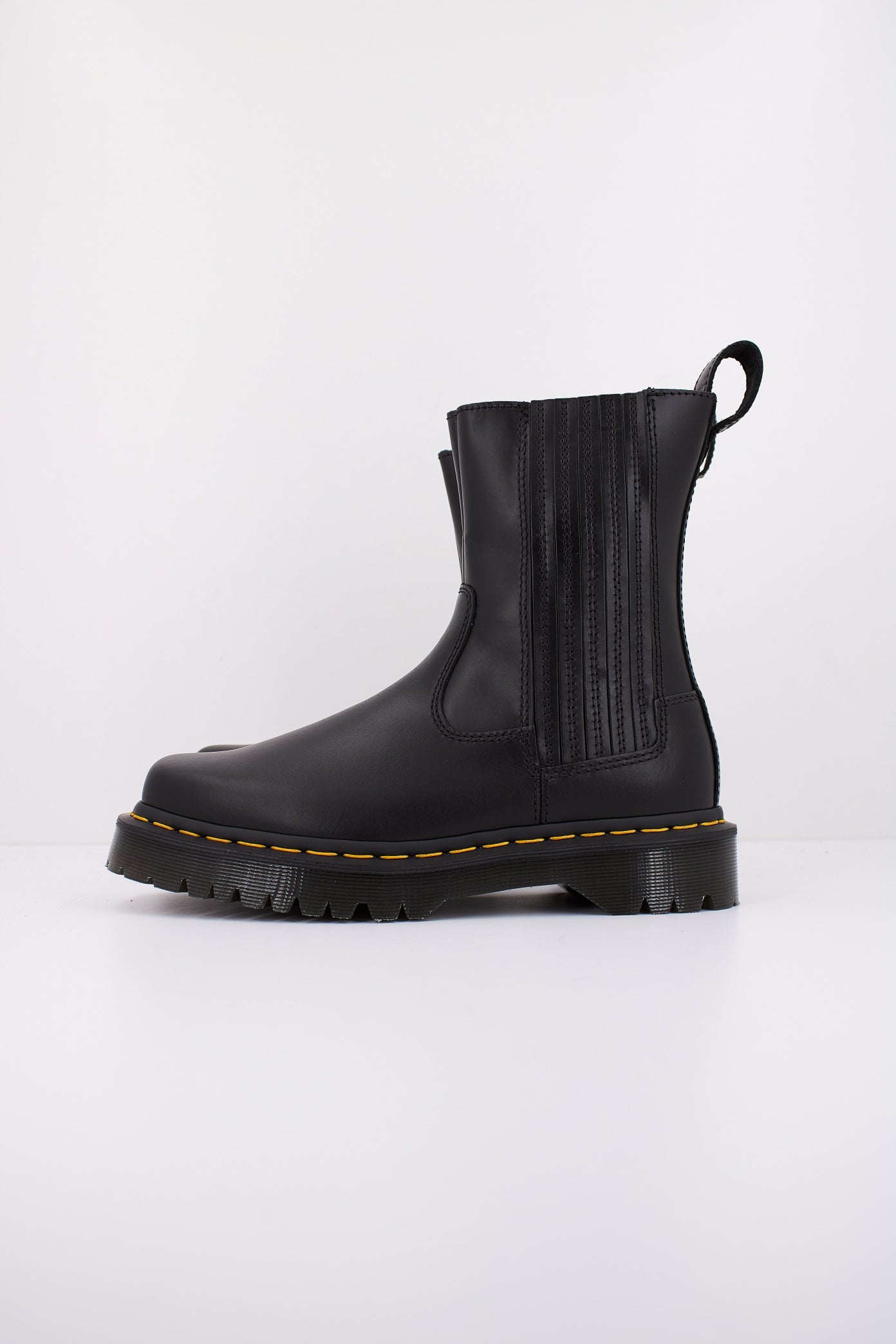 DR. MARTENS AMAAYAH LO en color BLACK (1)