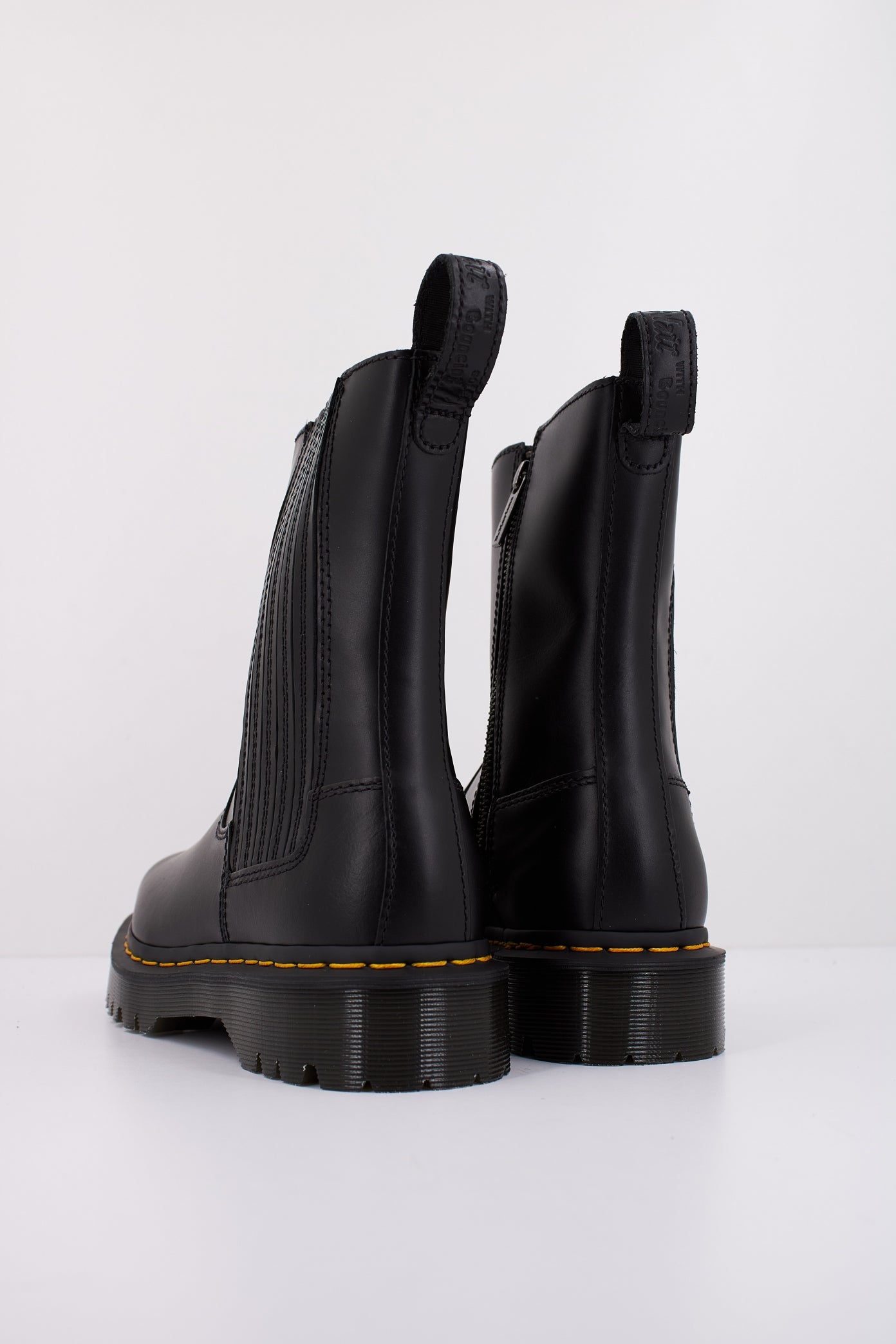 DR. MARTENS AMAAYAH LO en color BLACK (4)