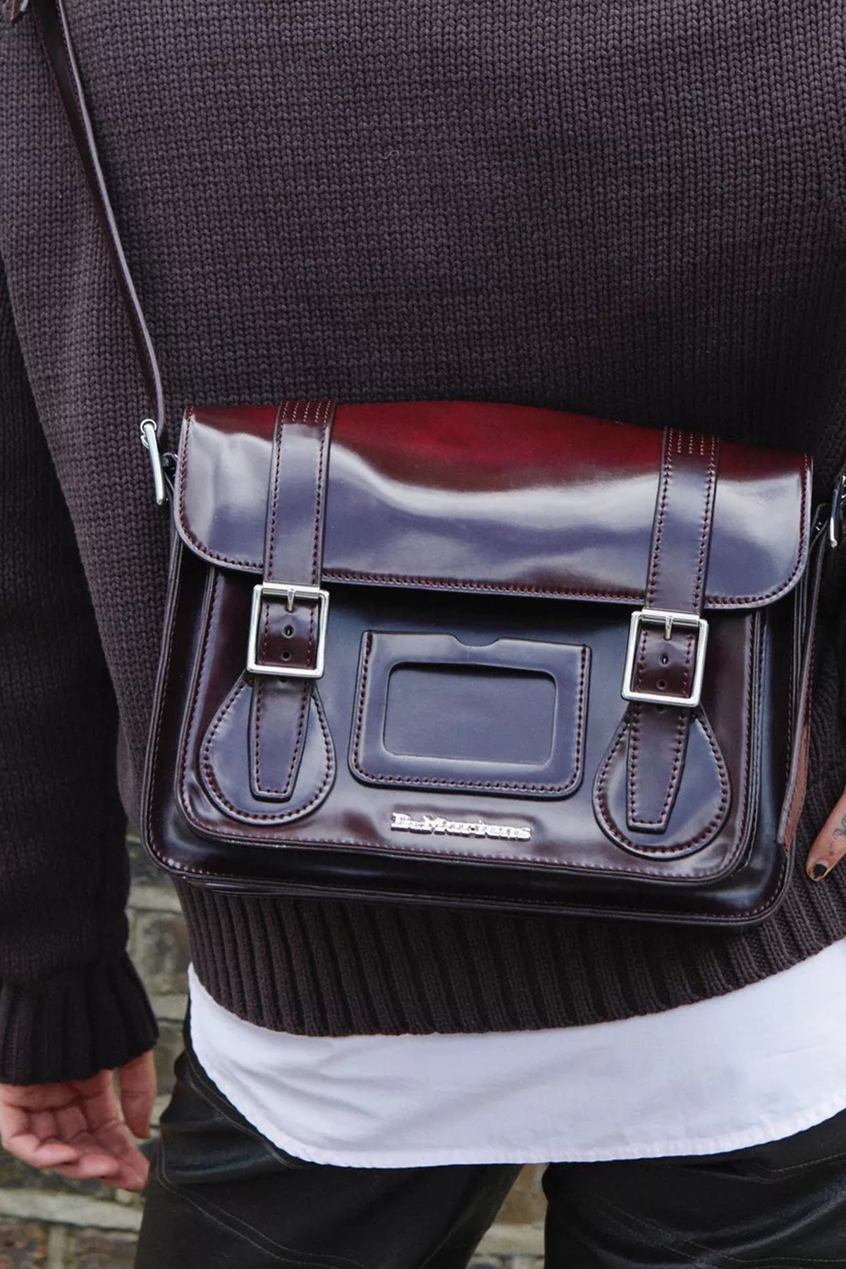 DR. MARTENS SATCHEL en color CHYRD (5)