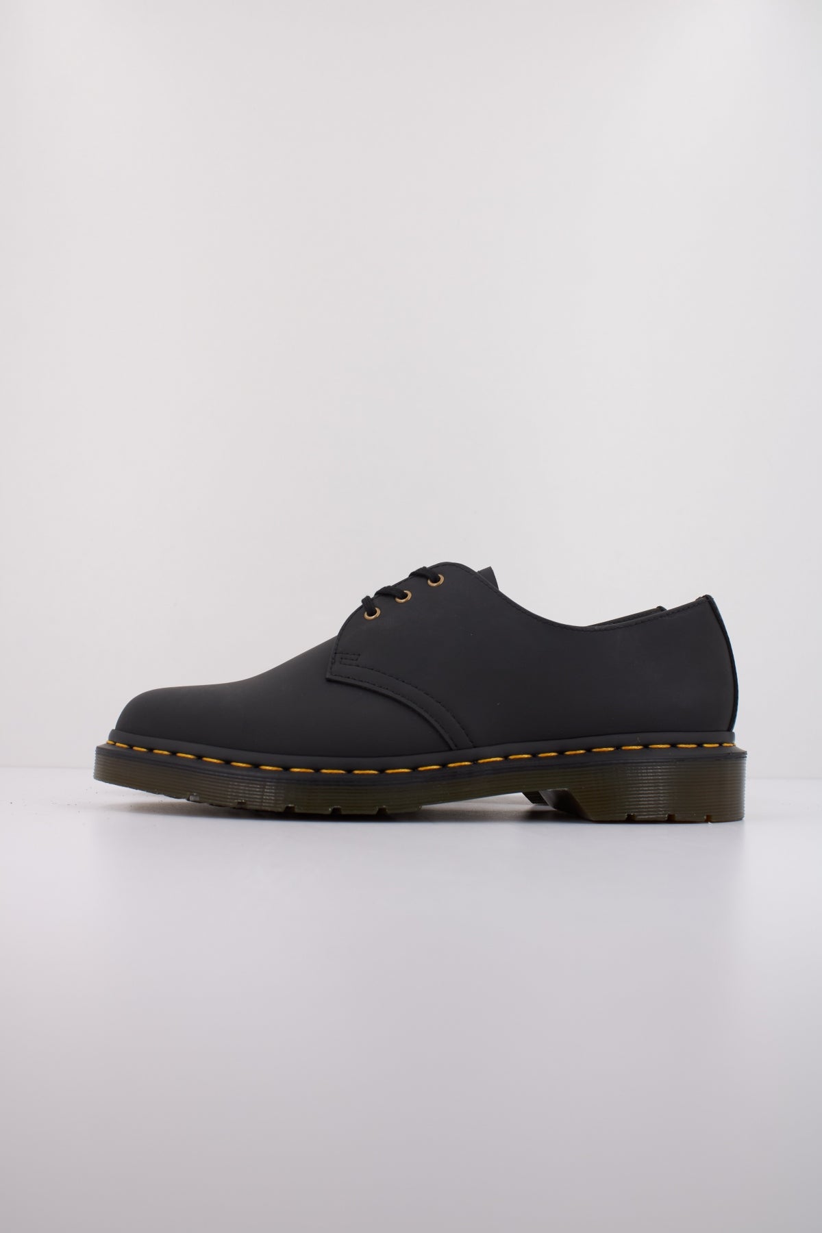 DR. MARTENS VEGAN en color BLACK (1)