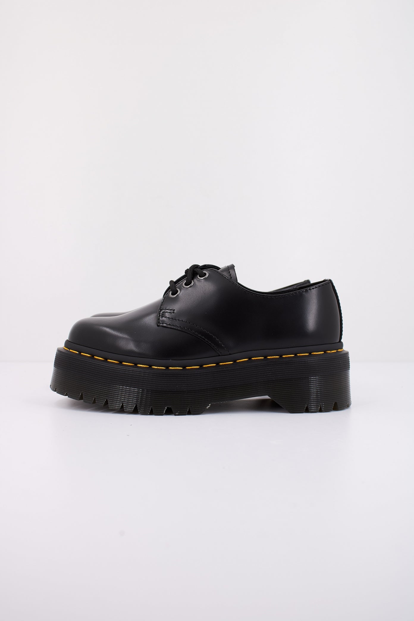 DR. MARTENS PLATAFORMA QUAD en color BLACK (1)