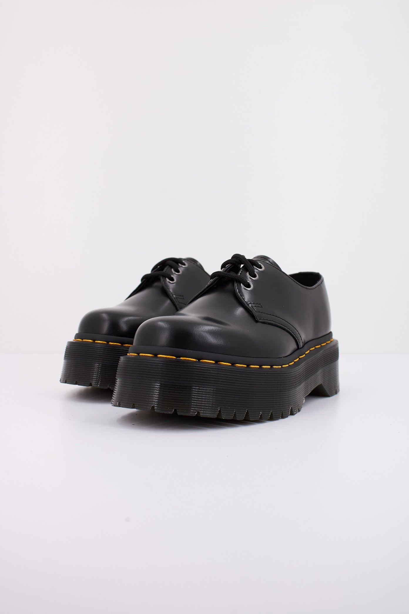 DR. MARTENS PLATAFORMA QUAD en color BLACK (2)