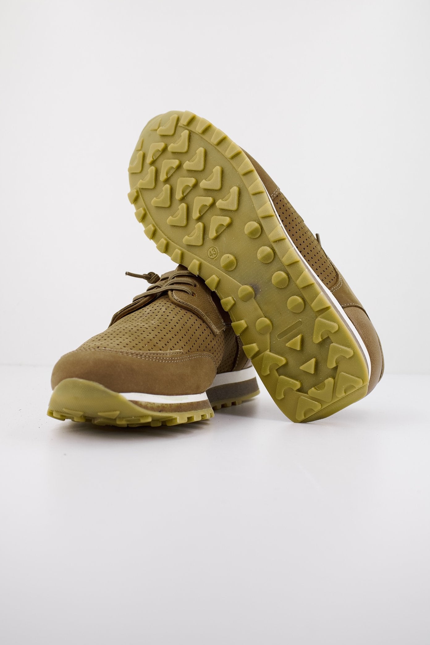 CETTI CNOB en color CUERO (4)