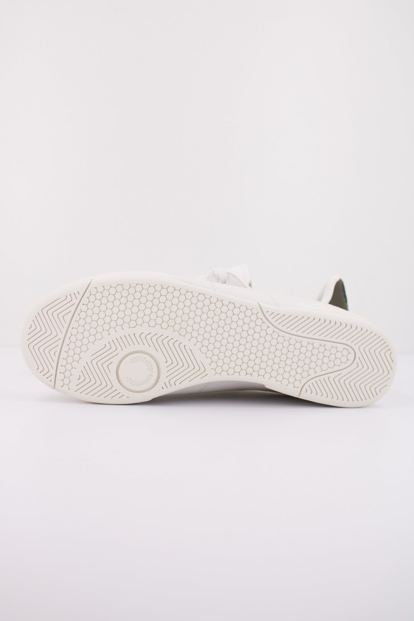 FRED PERRY B LEATHER en color WPCLNGHT (5)