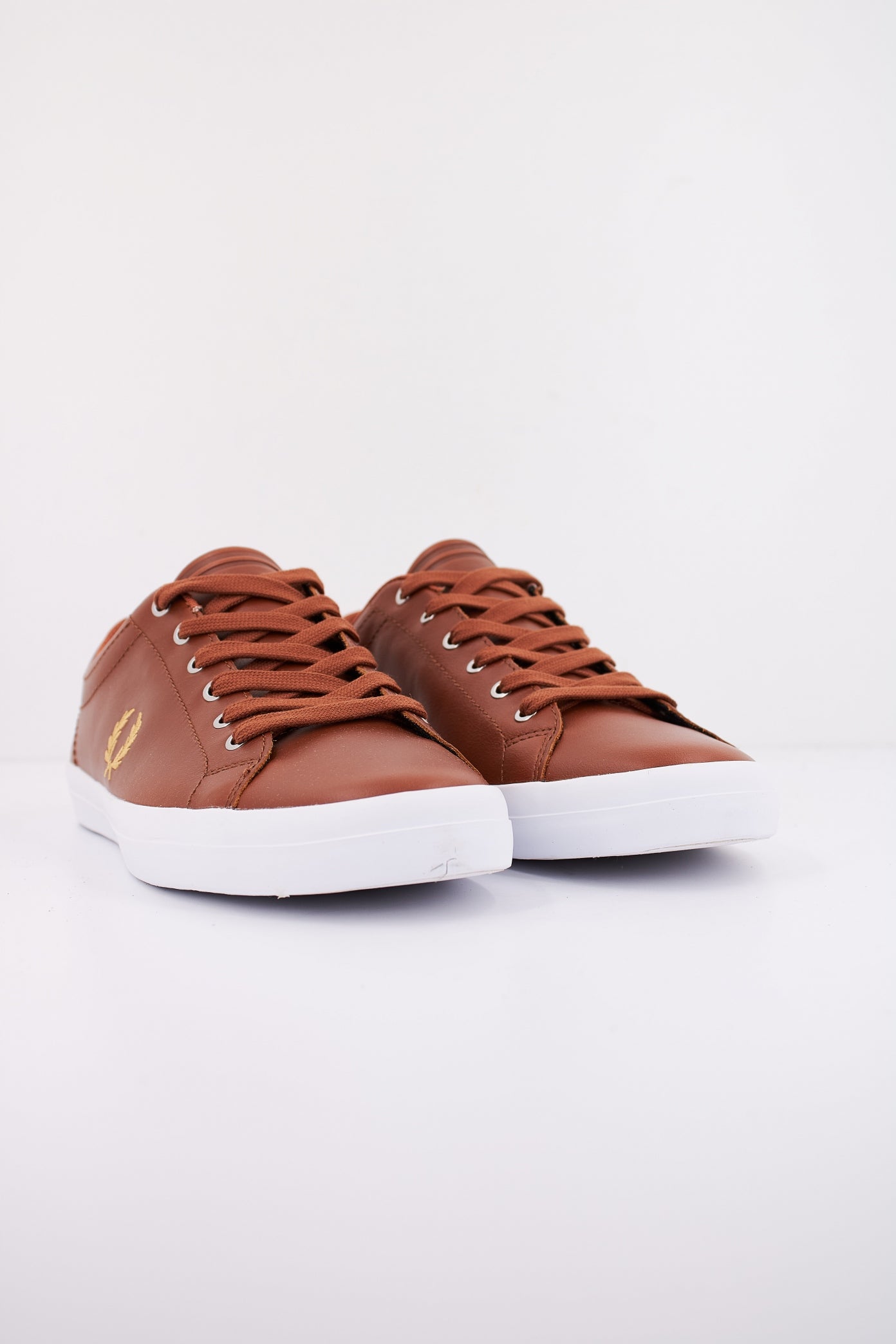 FRED PERRY BASELINE LEATHER en color CTAN (2)