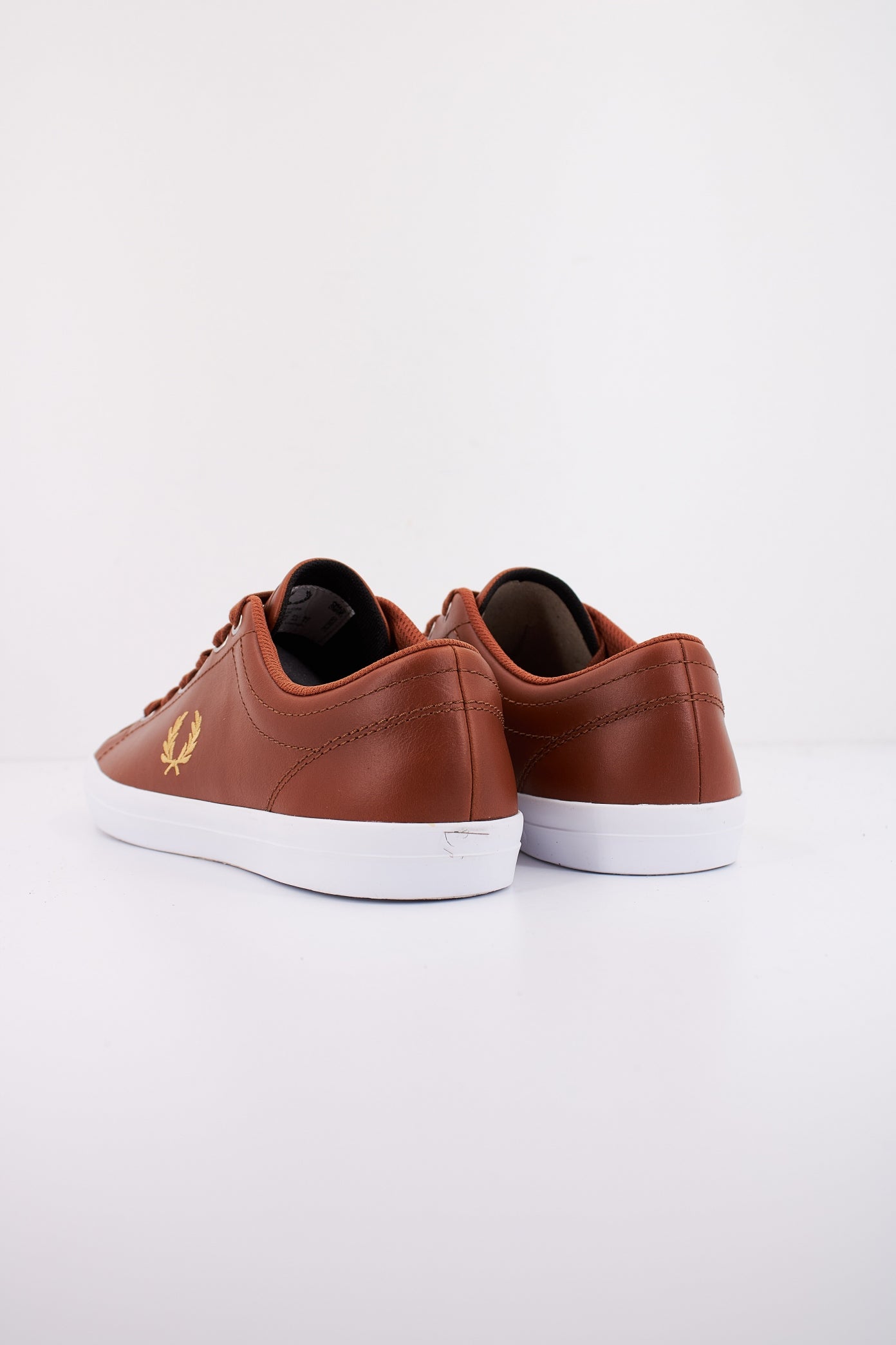 FRED PERRY BASELINE LEATHER en color CTAN (4)