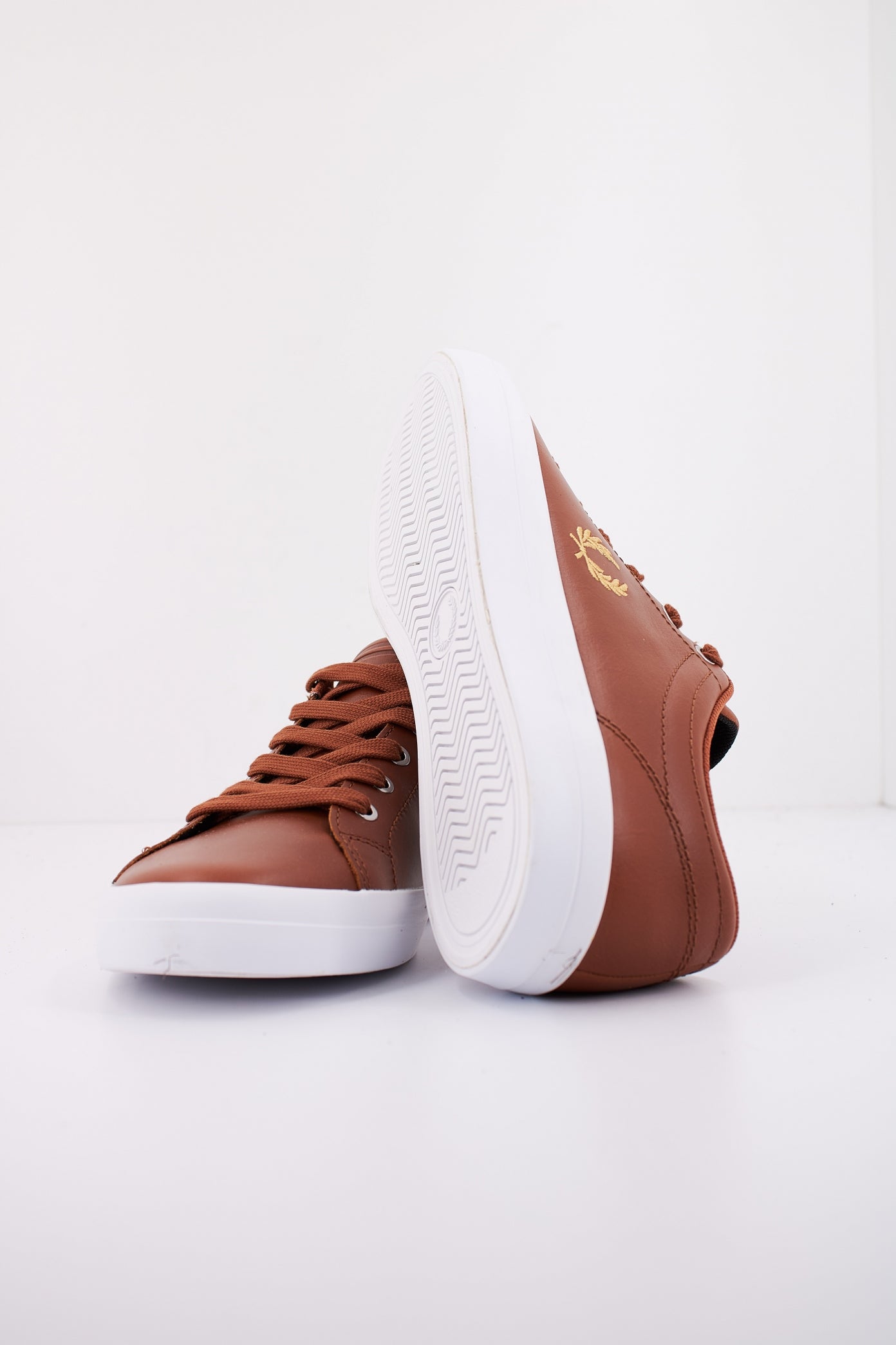 FRED PERRY BASELINE LEATHER en color CTAN (5)