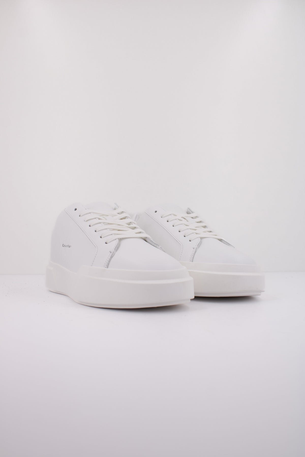 CALVIN KLEIN CHUNKY CUPSOLE LACEU en color WHITE (2)