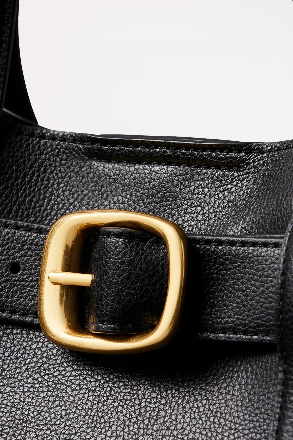 CALVIN KLEIN BUCKLE MINI TOTE WIT en color BLACK (3)