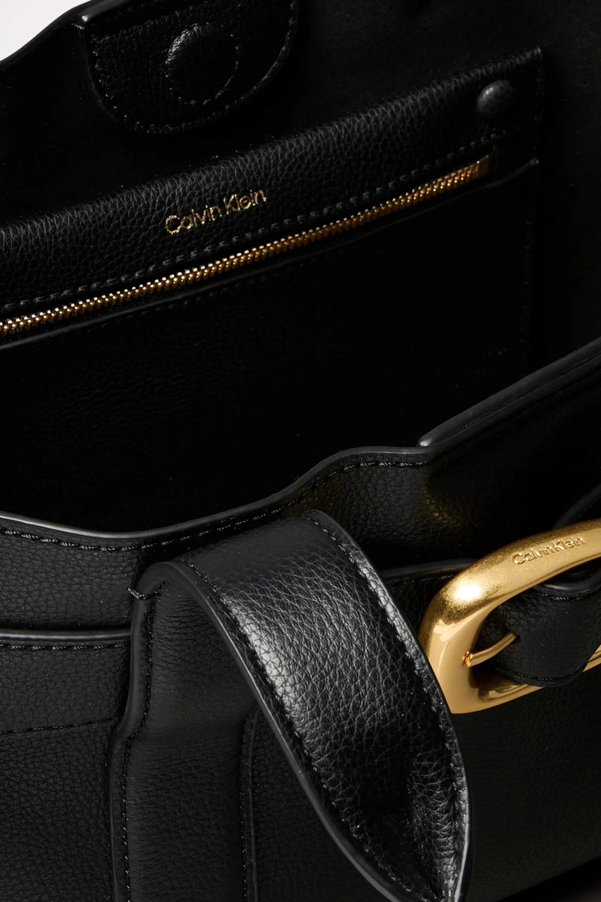CALVIN KLEIN BUCKLE MINI TOTE WIT en color BLACK (4)