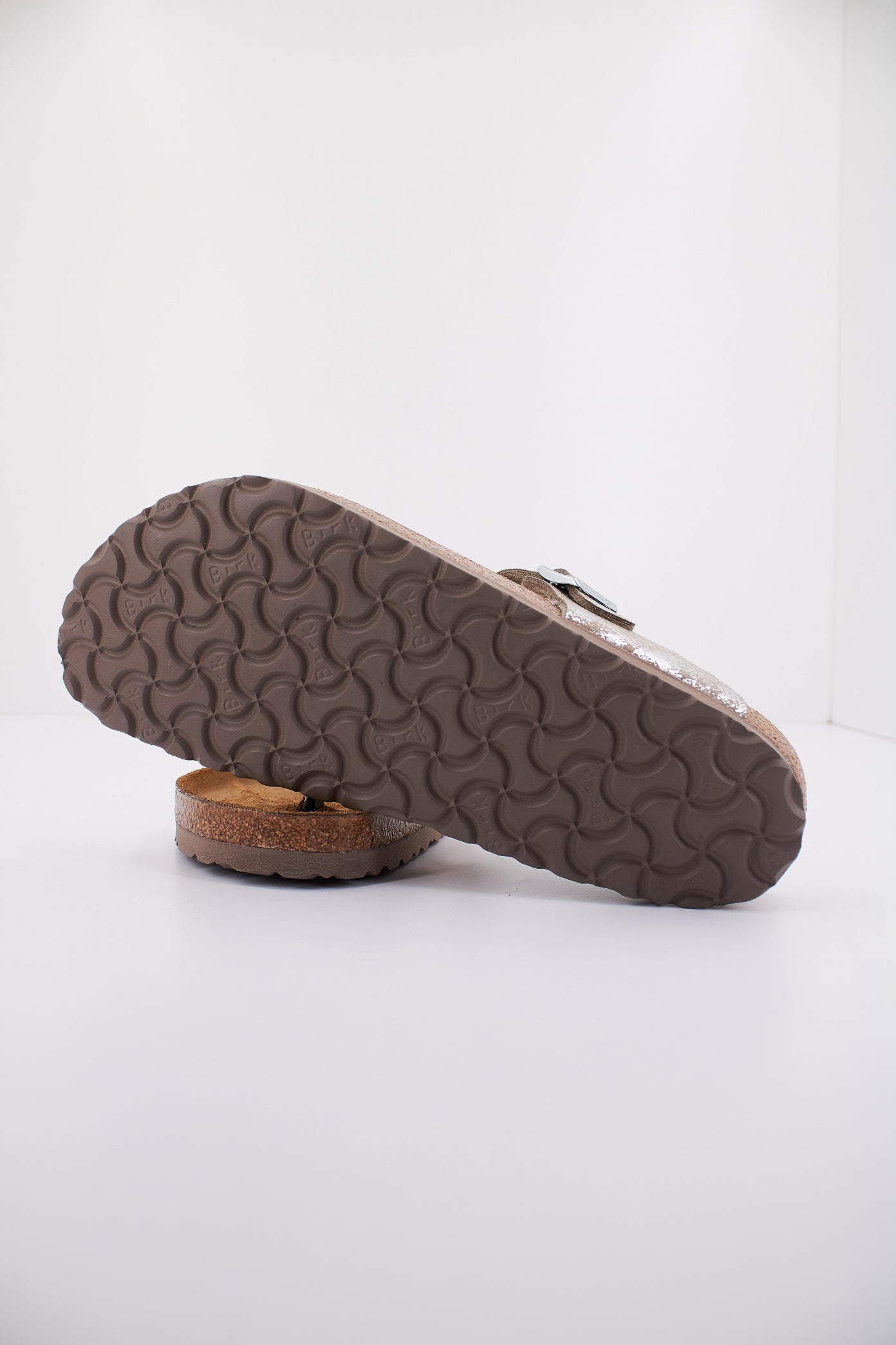 BIRKENSTOCK GIZEH BS en color LLICSILVER (5)