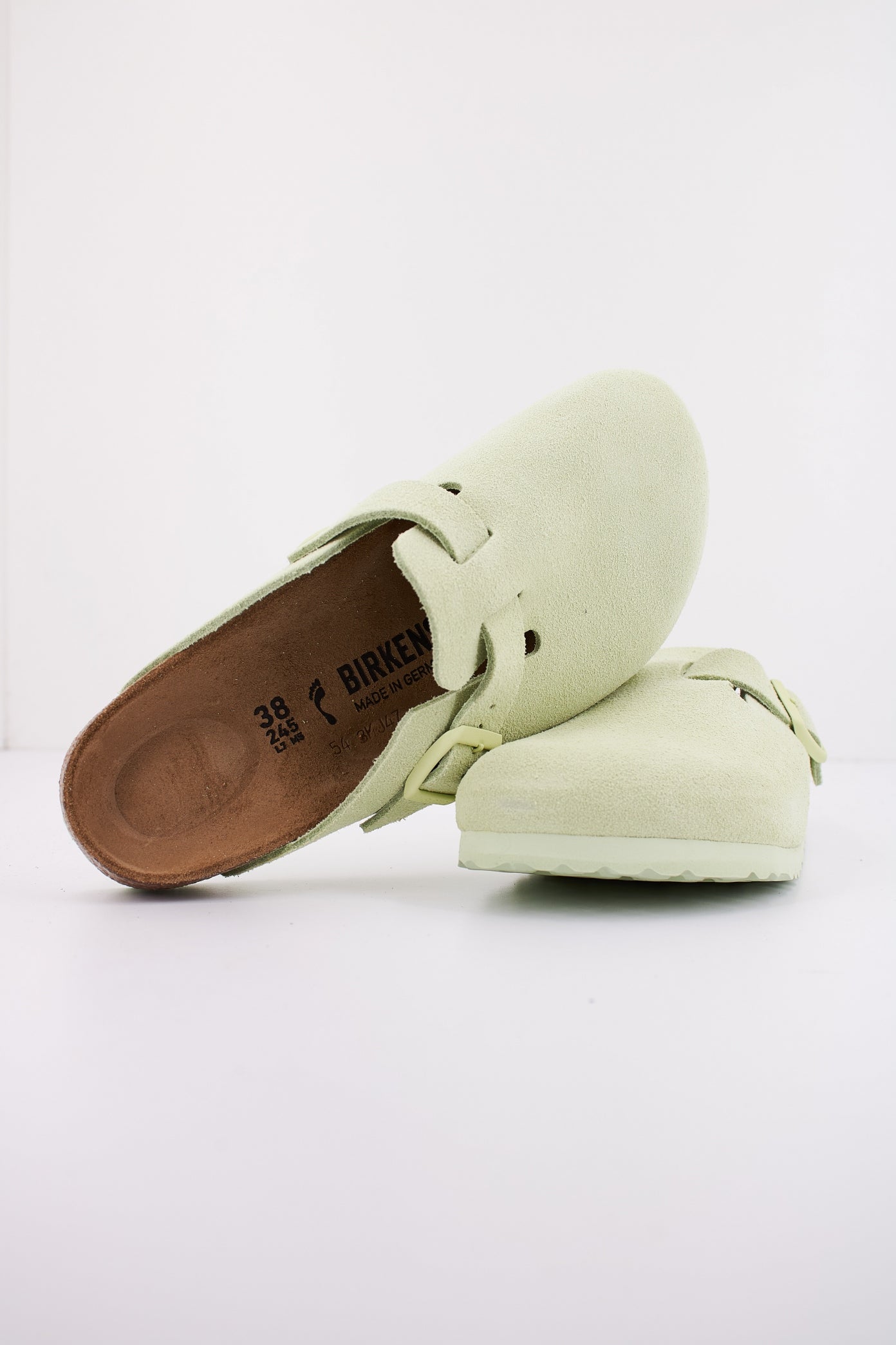BIRKENSTOCK BOSTON SUEDE LEATHE en color FADEDLIME (4)