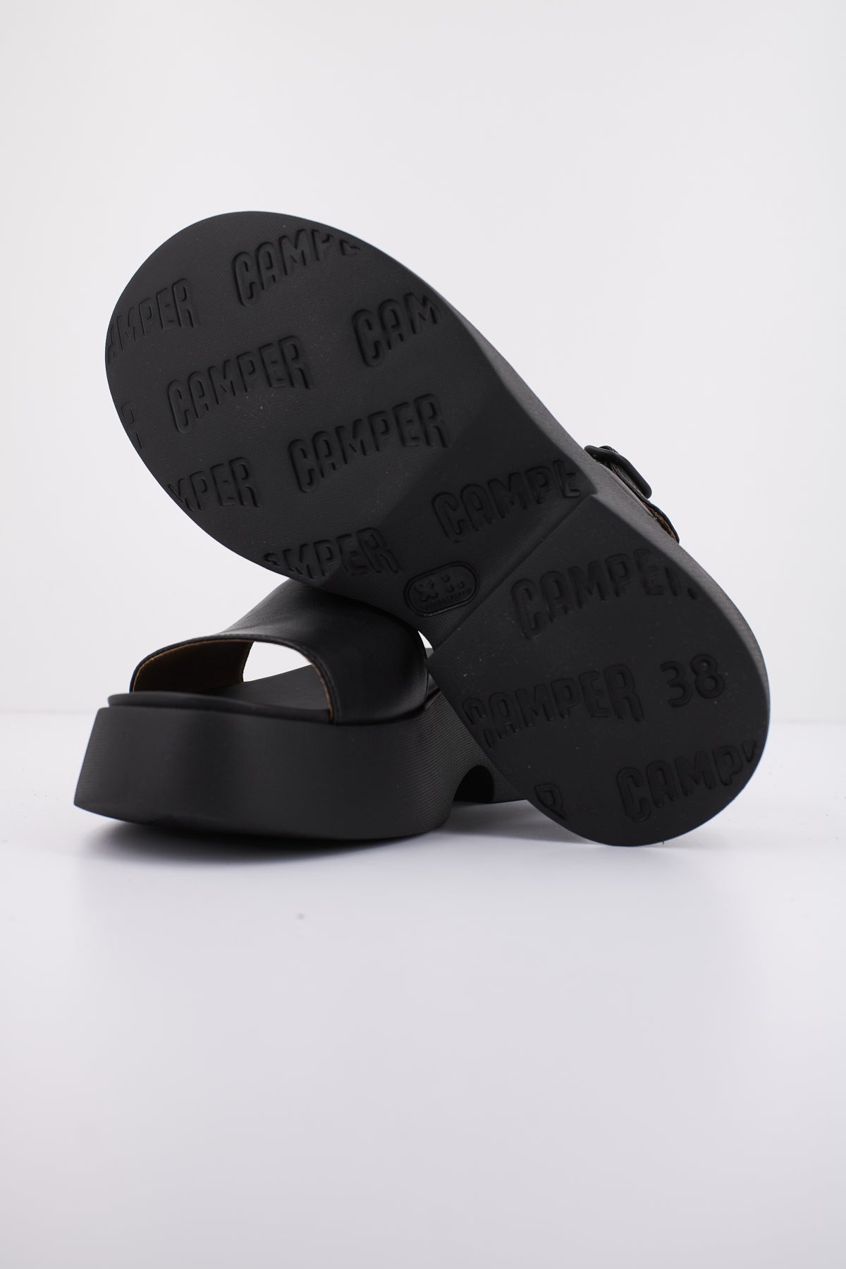 CAMPER TASHA en color BLACK (4)