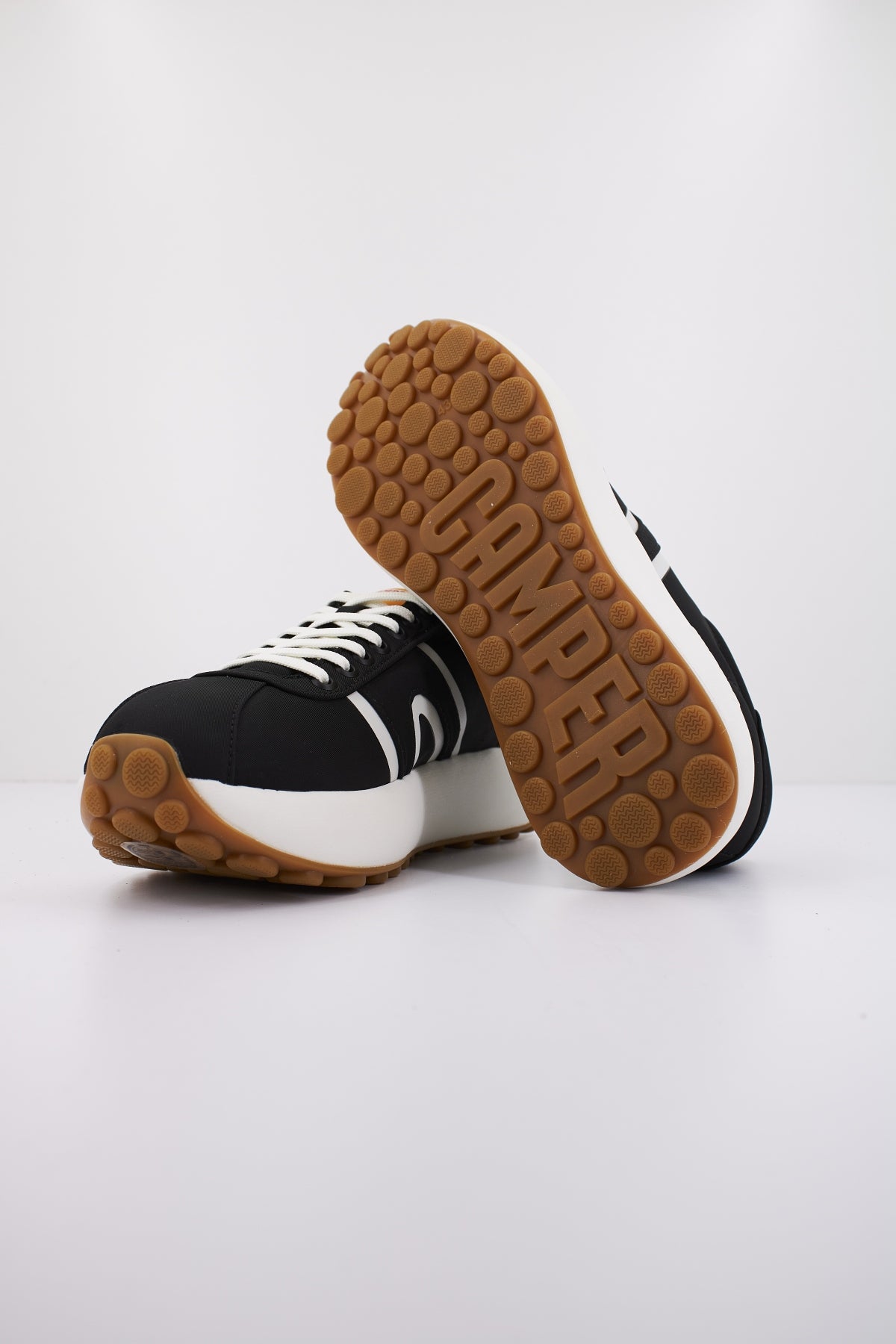 CAMPER PELOTAS ATHENS en color BLACK (4)