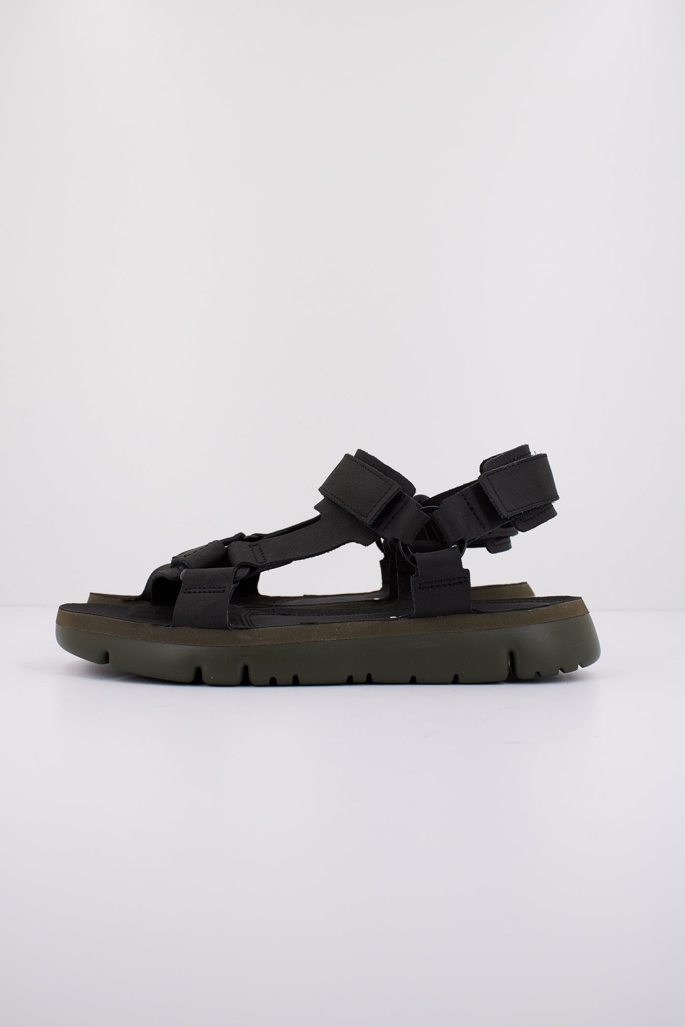 CAMPER ORUGA SANDAL en color BLACK (1)