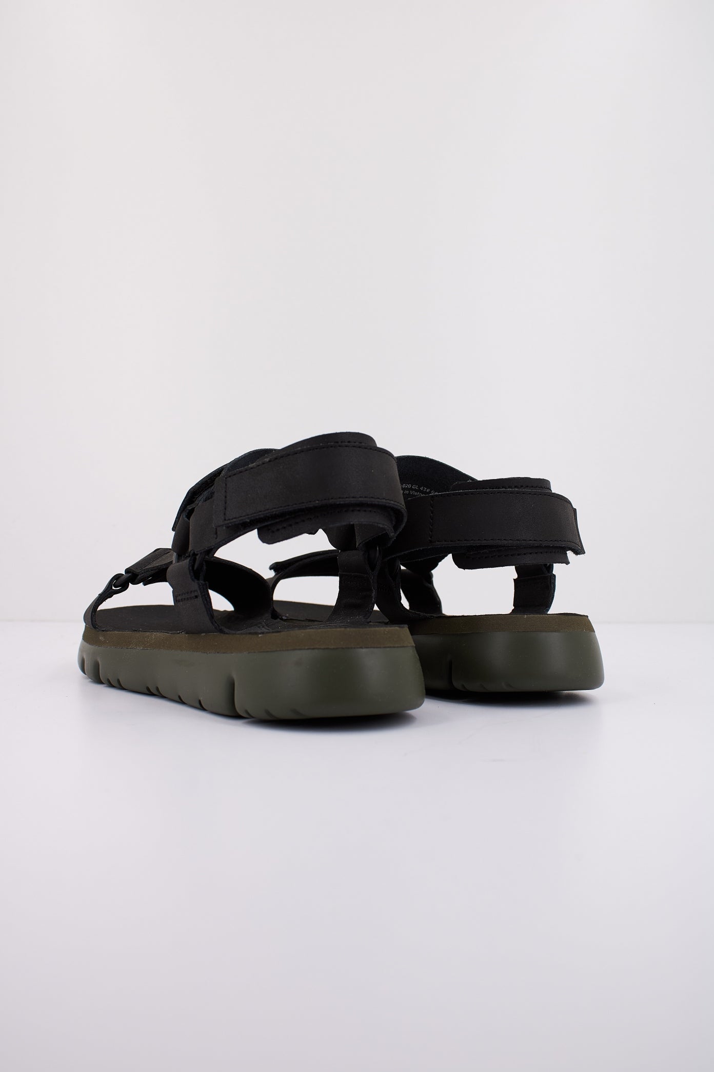 CAMPER ORUGA SANDAL en color BLACK (3)