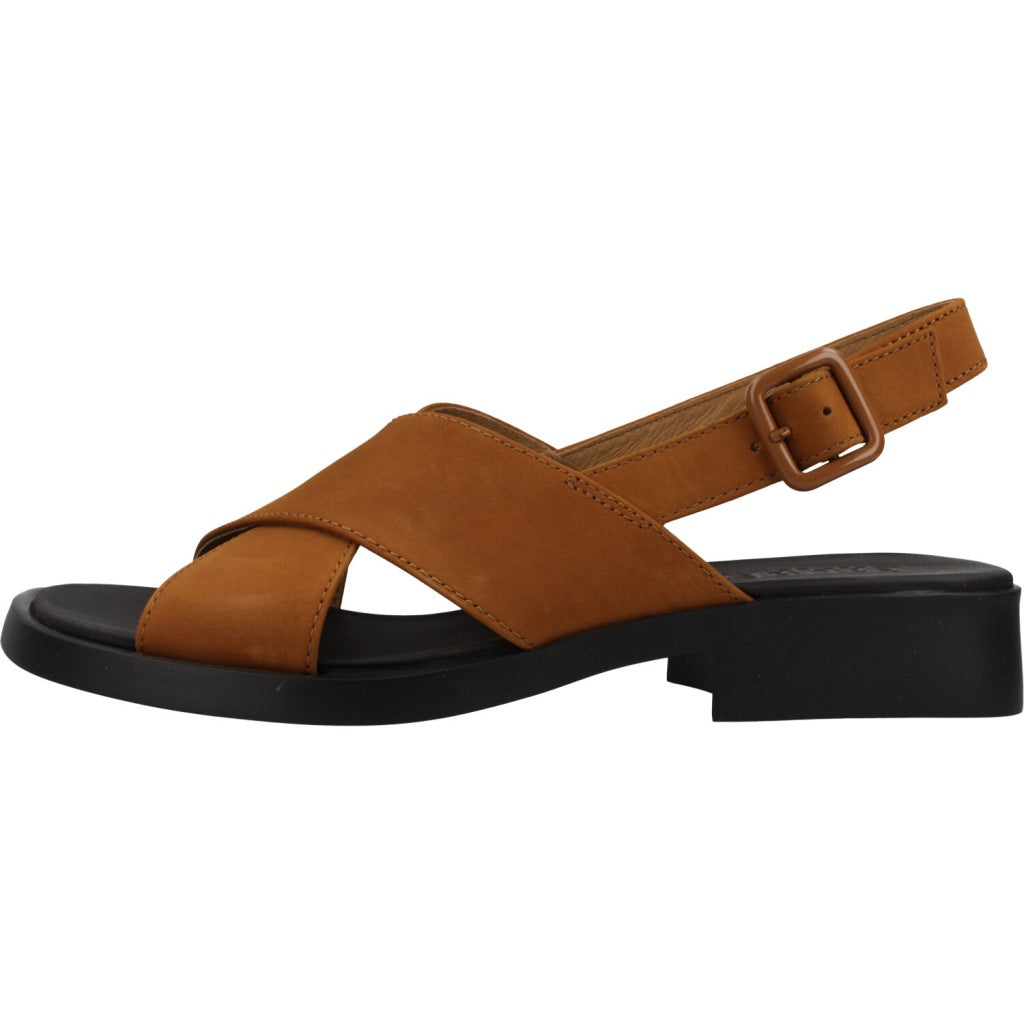 CAMPER DANA en color MARRON (2)