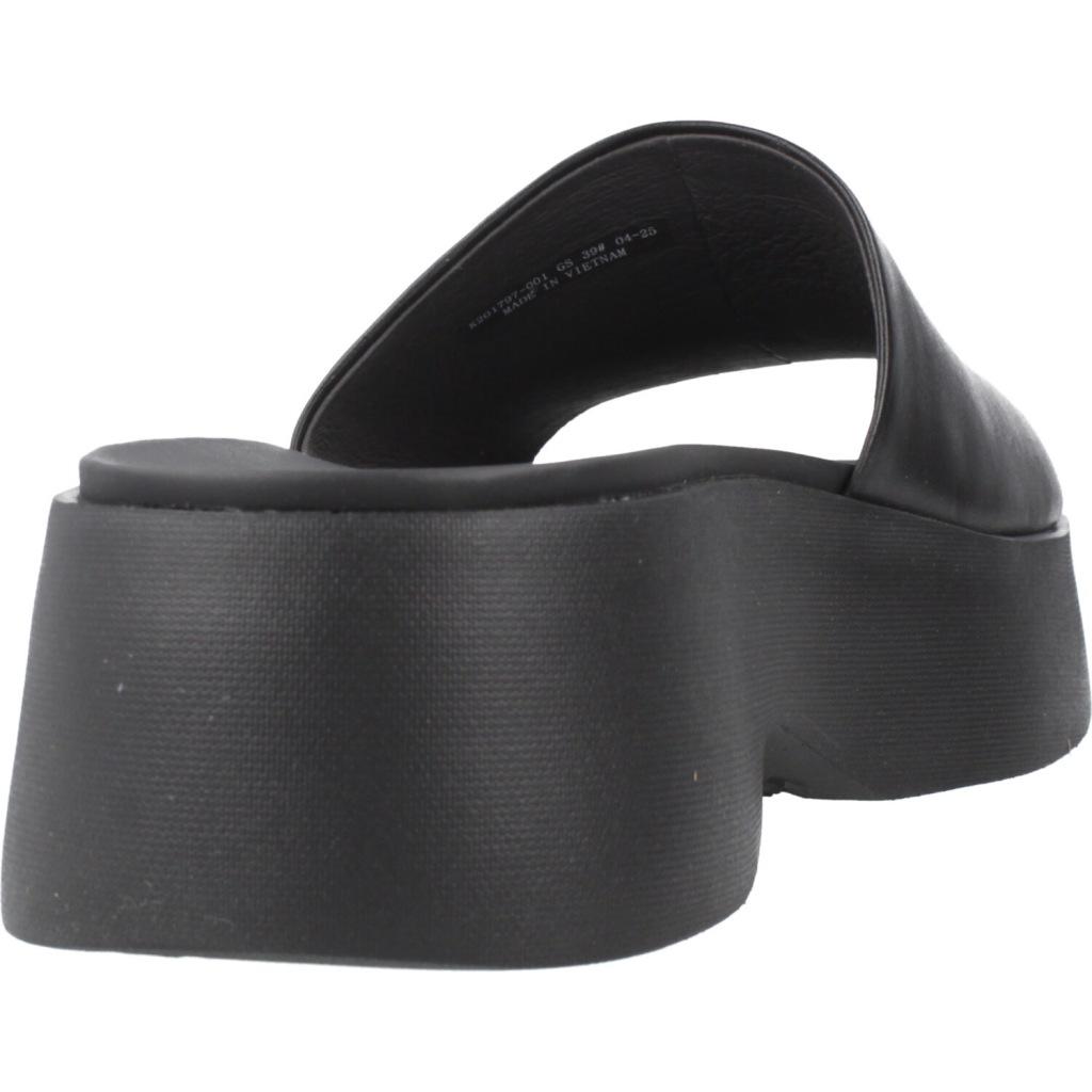 CAMPER TASHA en color NEGRO  (3)