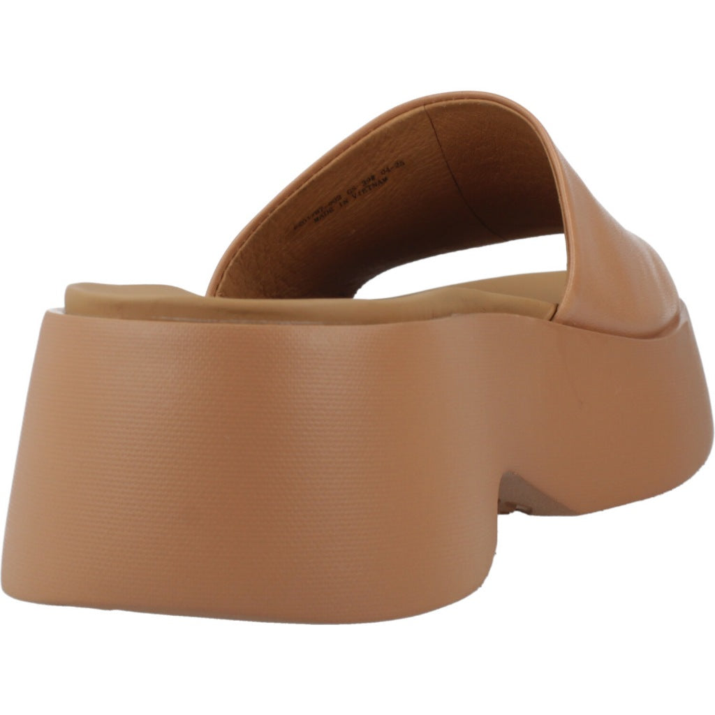 CAMPER TASHA en color NUDE  (3)