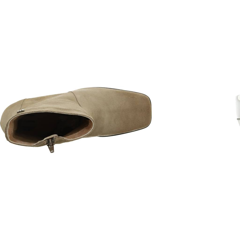 MTNG M en color C (7)