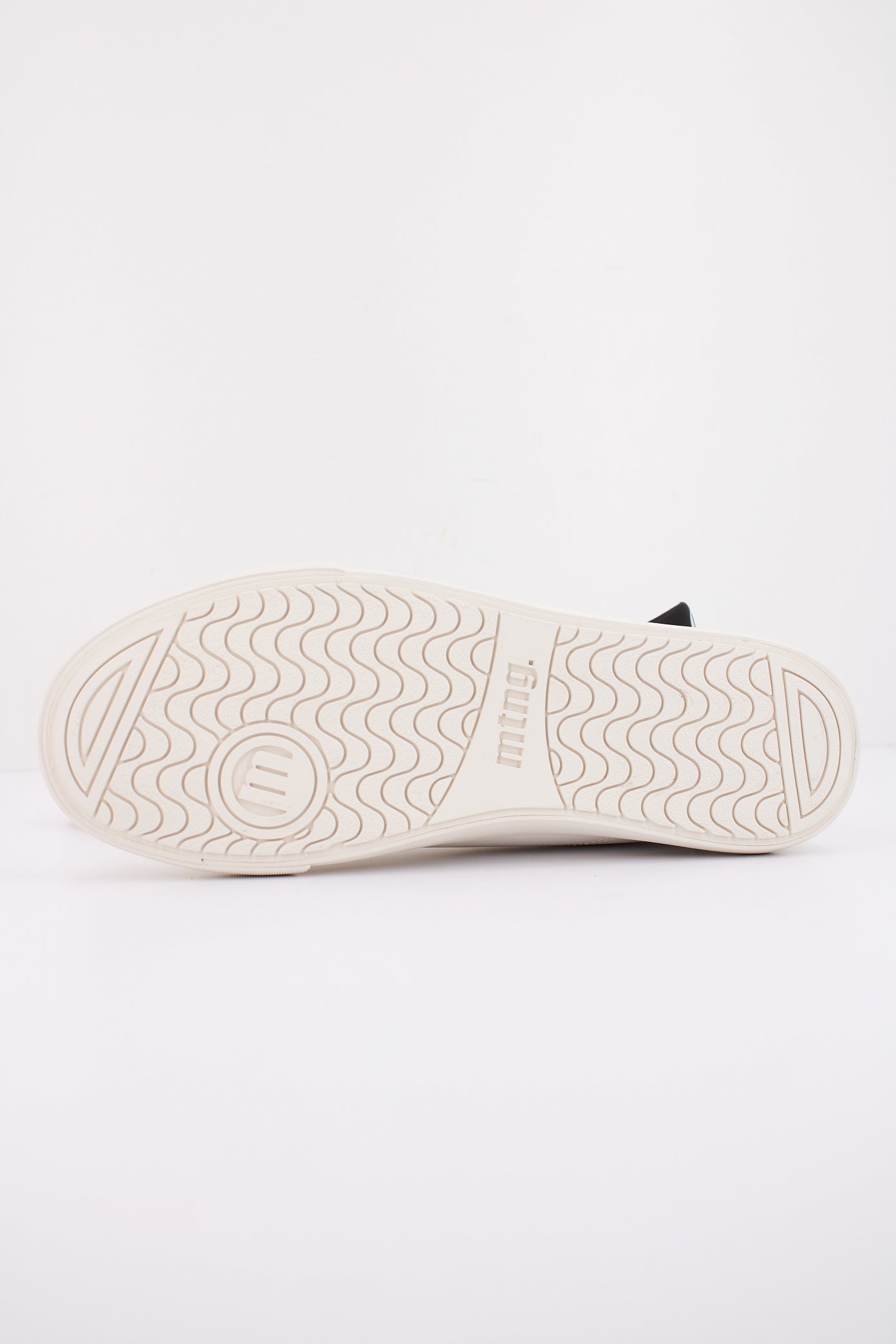 MTNG M en color C (5)