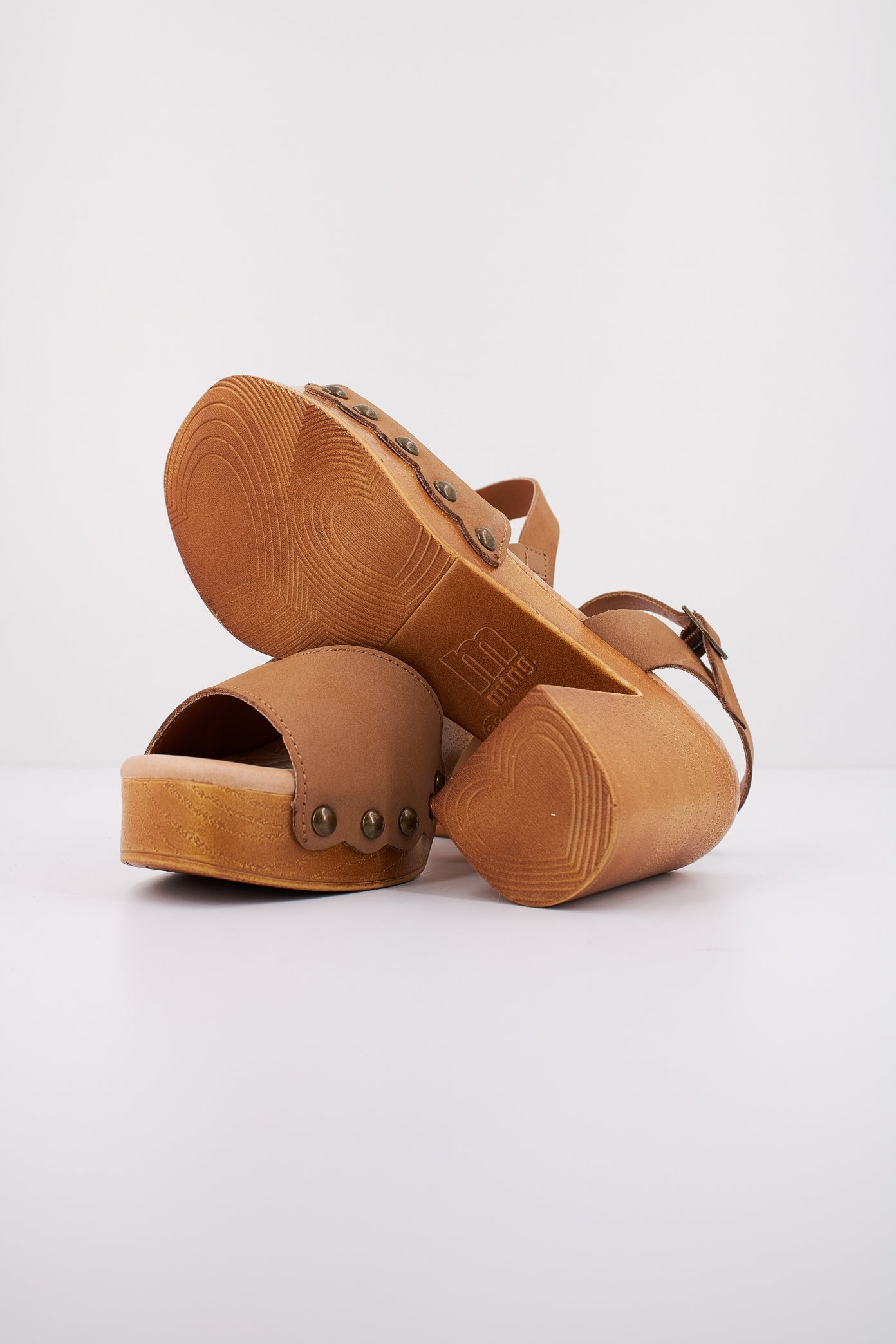 MTNG M en color C (4)