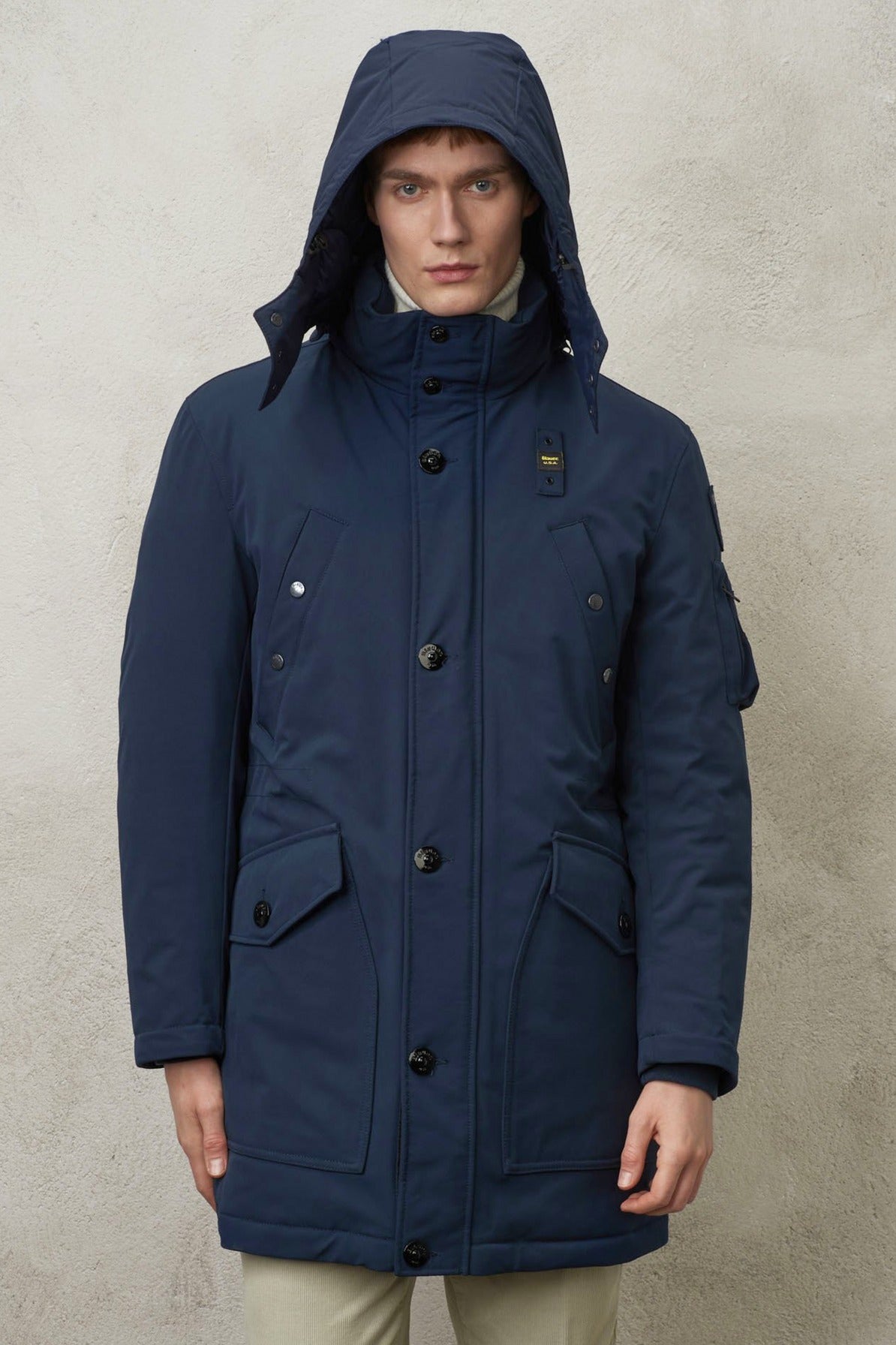 BLAUER IMPERMEABILE / TRENC en color (1)