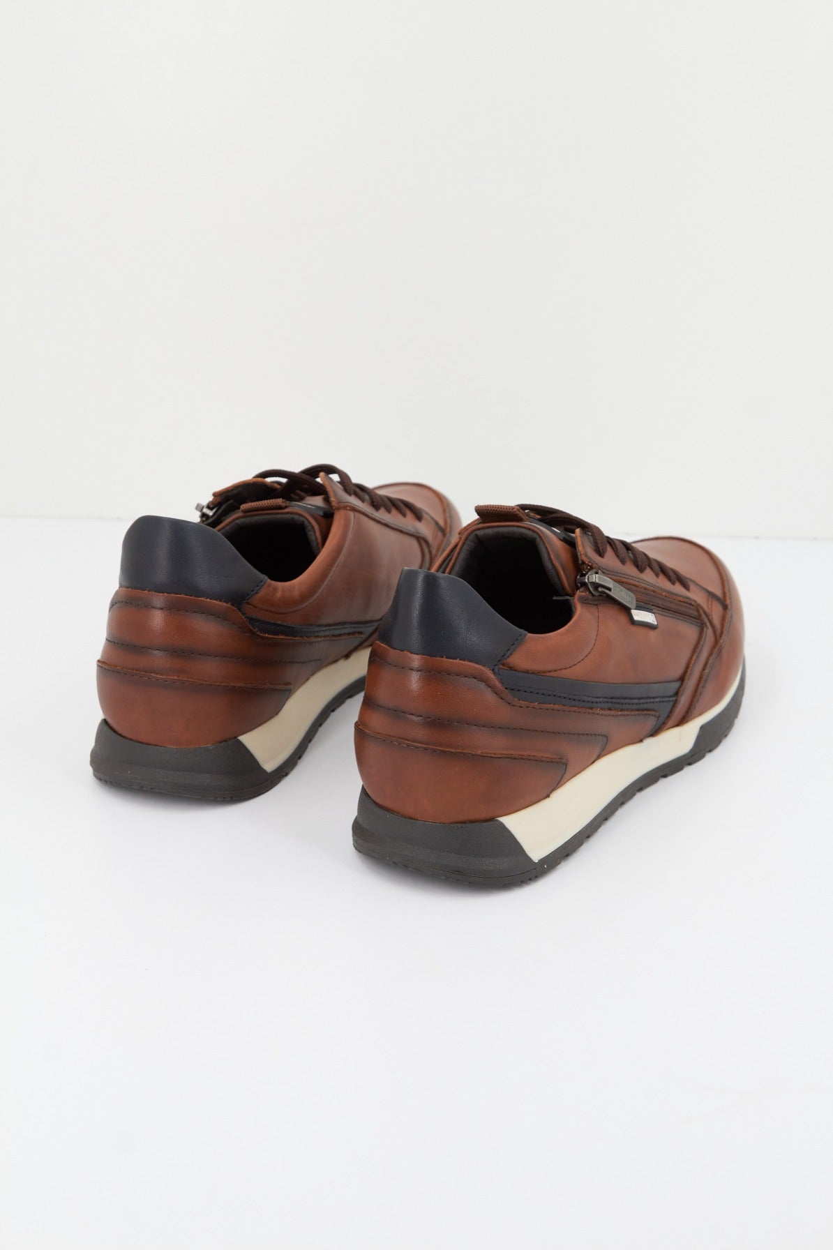 PIKOLINOS CAMBIL en color CUERO (4)