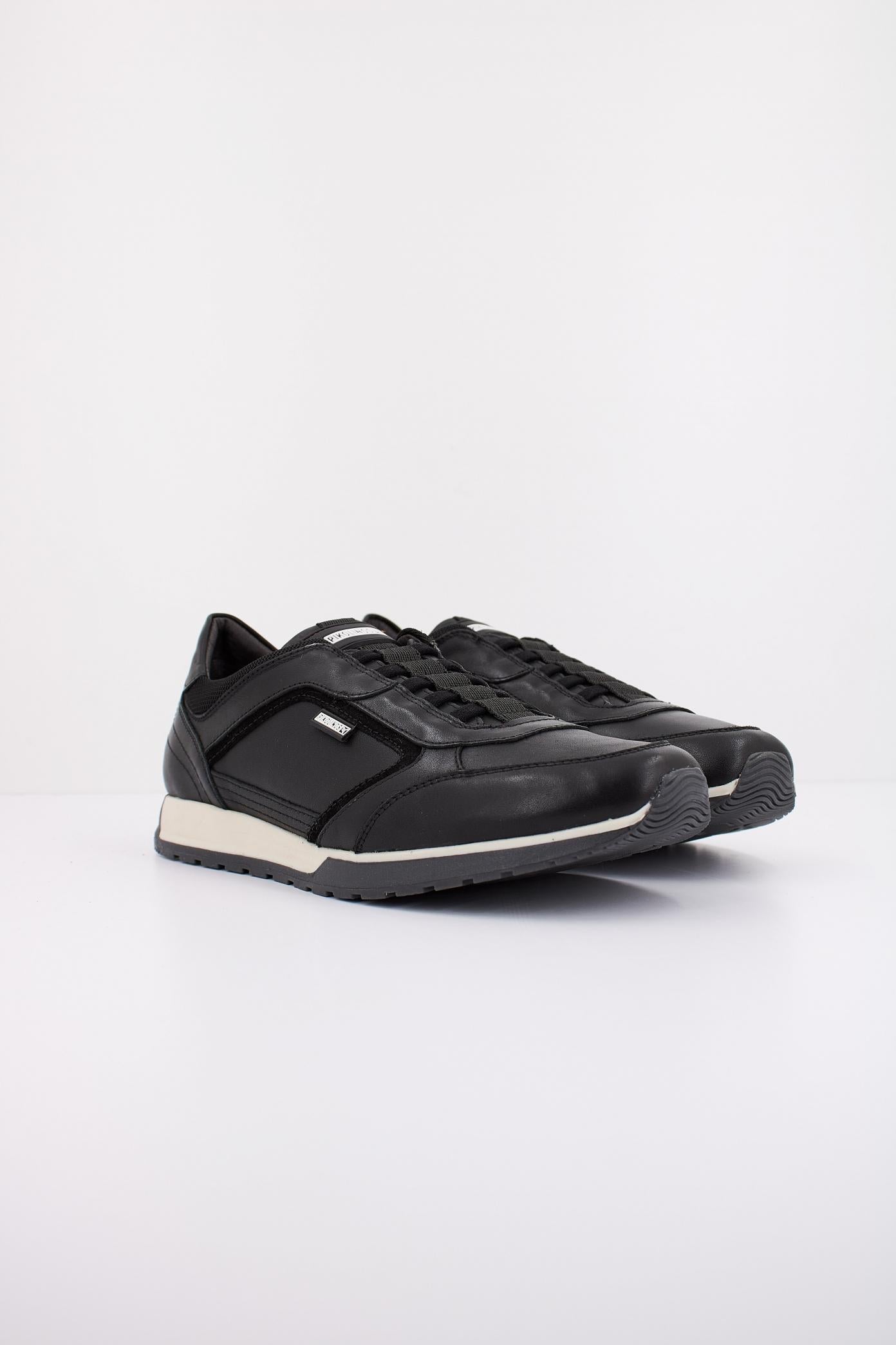PIKOLINOS CAMBIL en color BLACK (2)