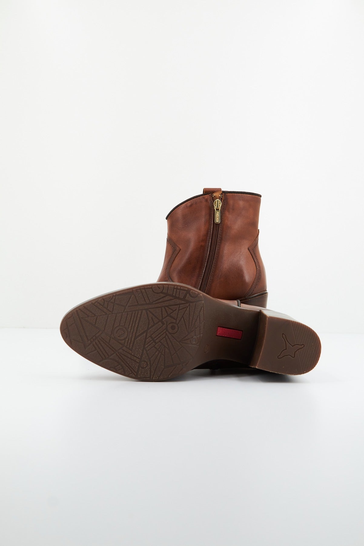 PIKOLINOS WY en color CUERO (4)