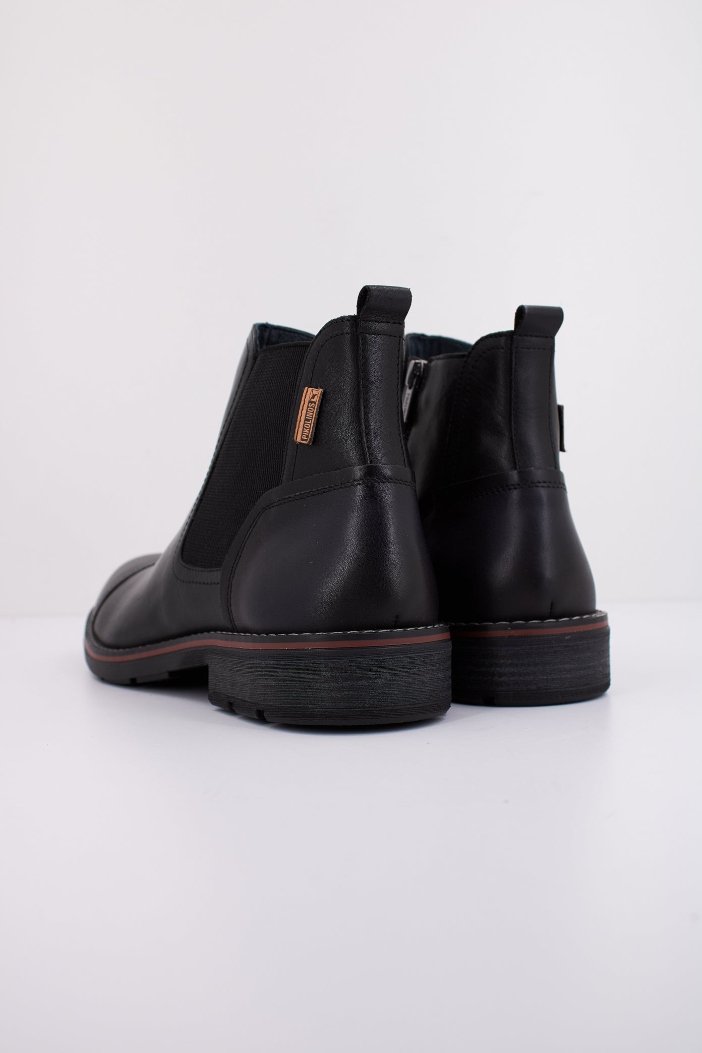 PIKOLINOS YORK MM en color BLACK (4)