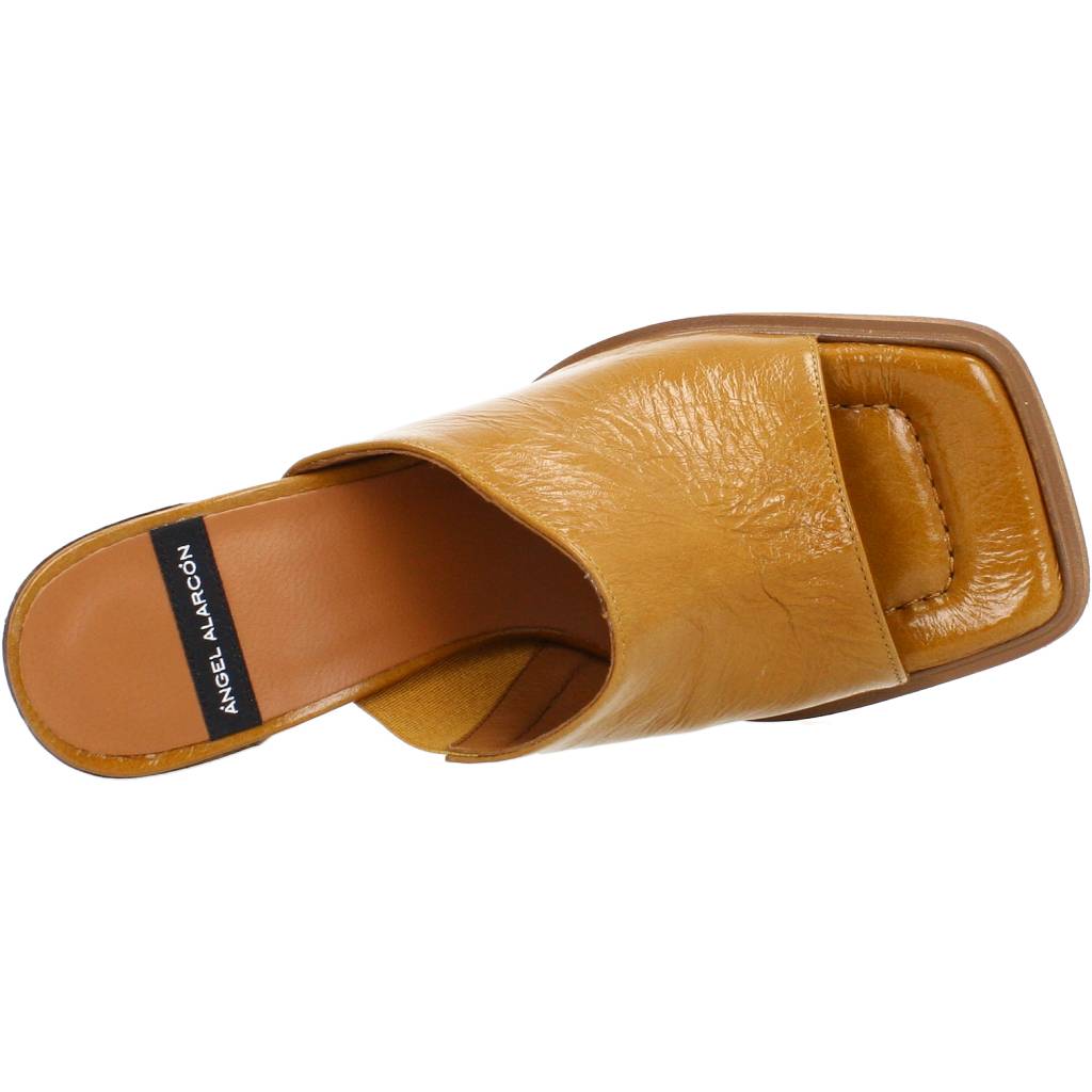 ÁNGEL ALARCÓN I en color CUERO (7)