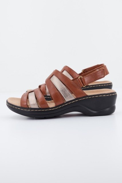 CLARKS LEXI JADE en color TAN (2)