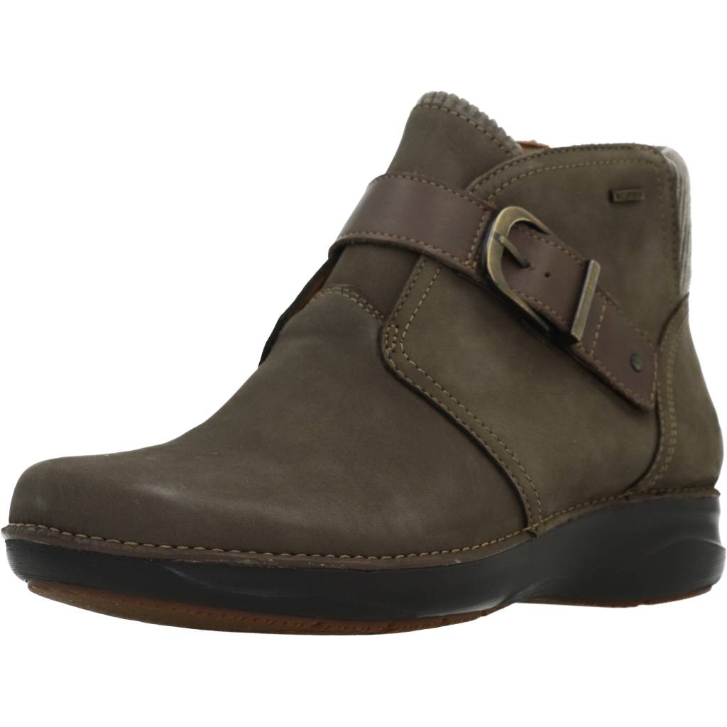 CLARKS C en color TAUPE (1)