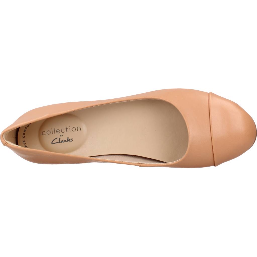 CLARKS FESTIVAL GOLD en color TAN (7)