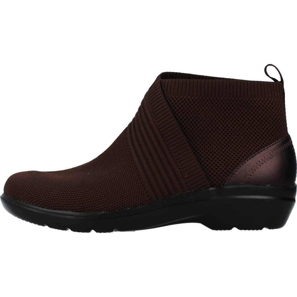 CLARKS SASHLYN MID en color BURGUNDY (2)