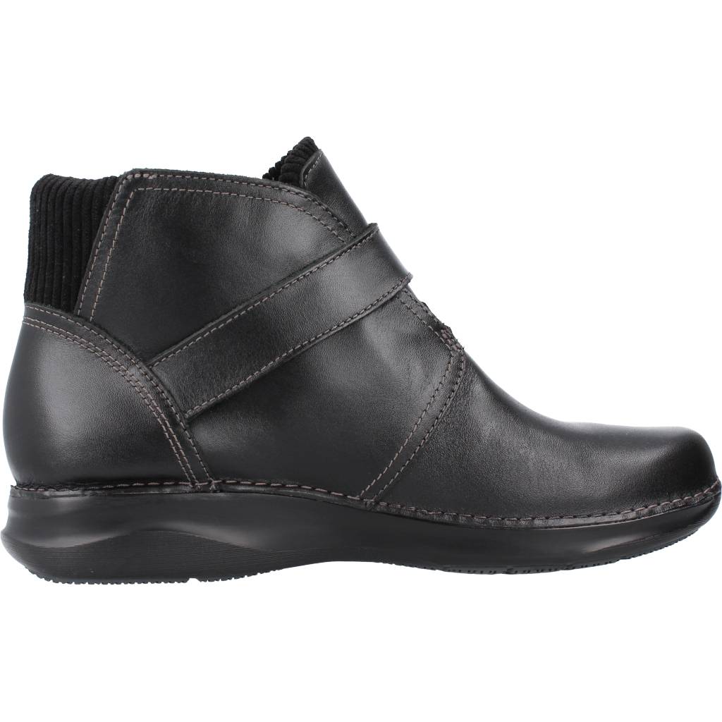CLARKS APPLEY MID en color BLACK (4)