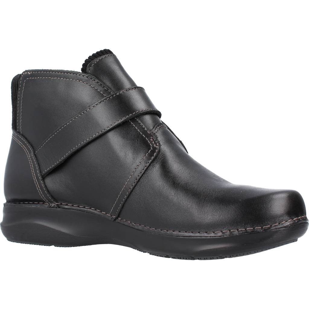 CLARKS APPLEY MID en color BLACK (5)