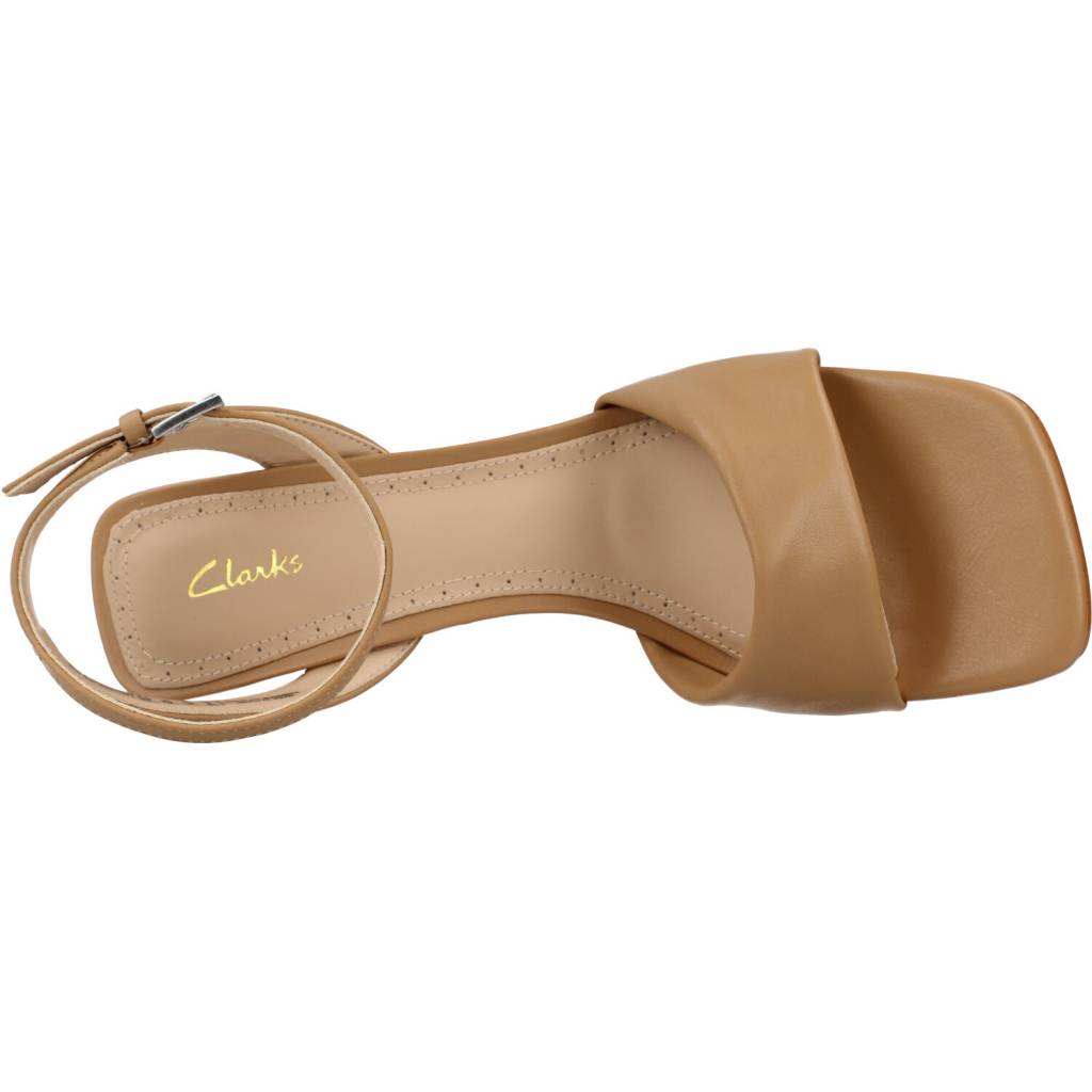 CLARKS SEREN STRAP en color CAMEL (7)
