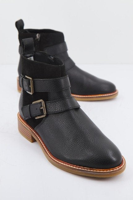 CLARKS COLOGNE BUCKLE en color BLACK (2)