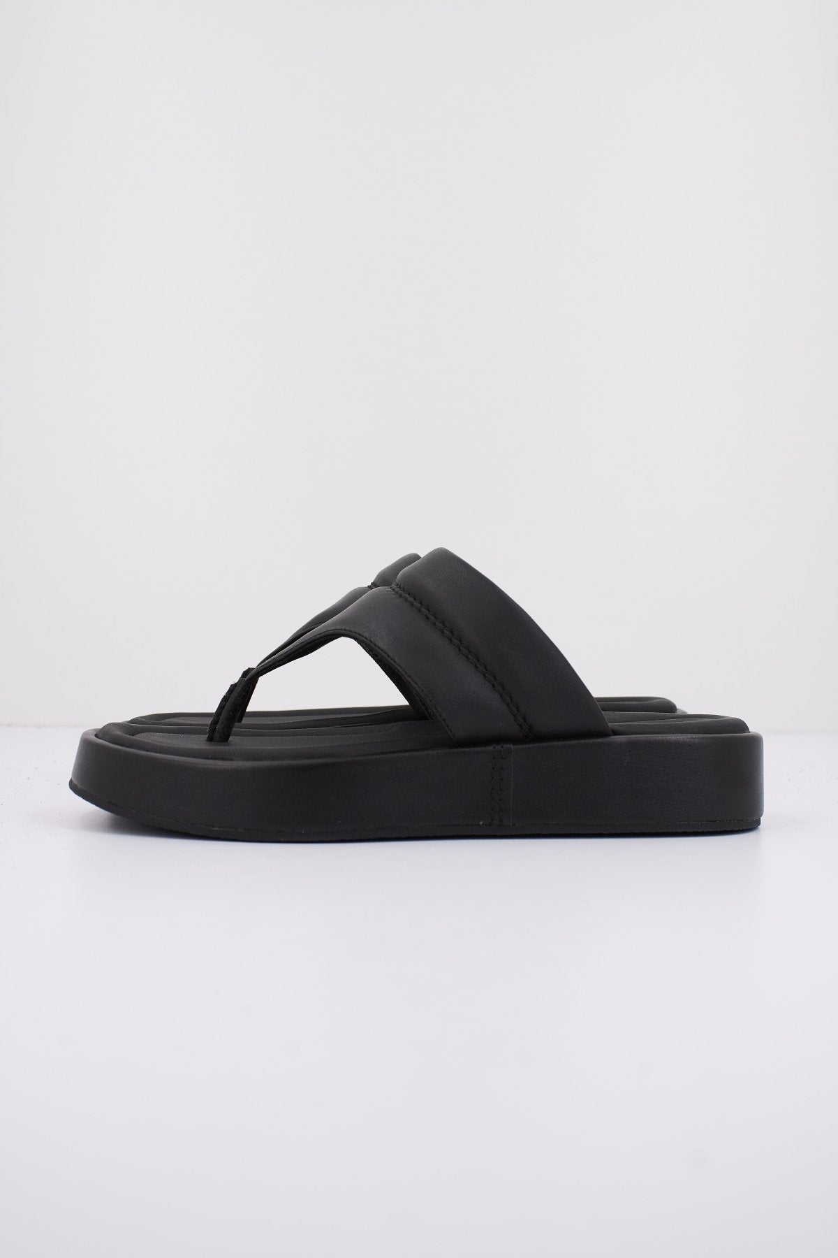 CLARKS ALDA WALK en color BLACK (1)