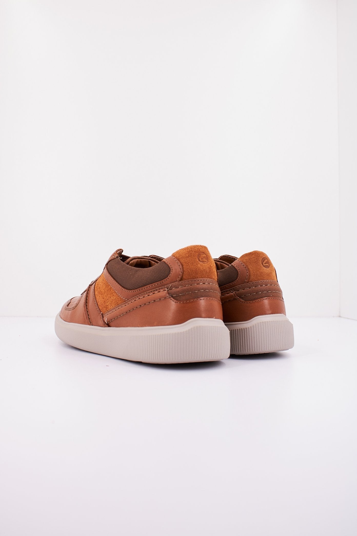 CLARKS CAMBRO RACE en color TAN (3)