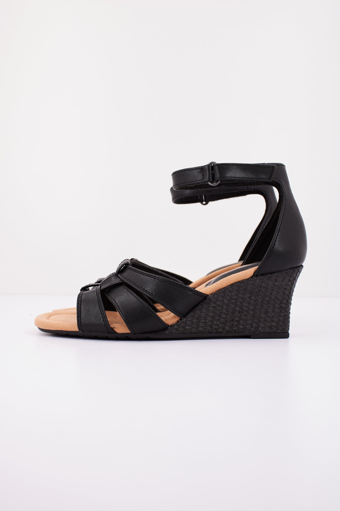 CLARKS KYARRA JOY en color BLACK (1)