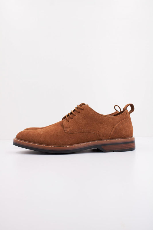 CLARKS  ALDWIN LACE SUEDE en color COLA  (1)