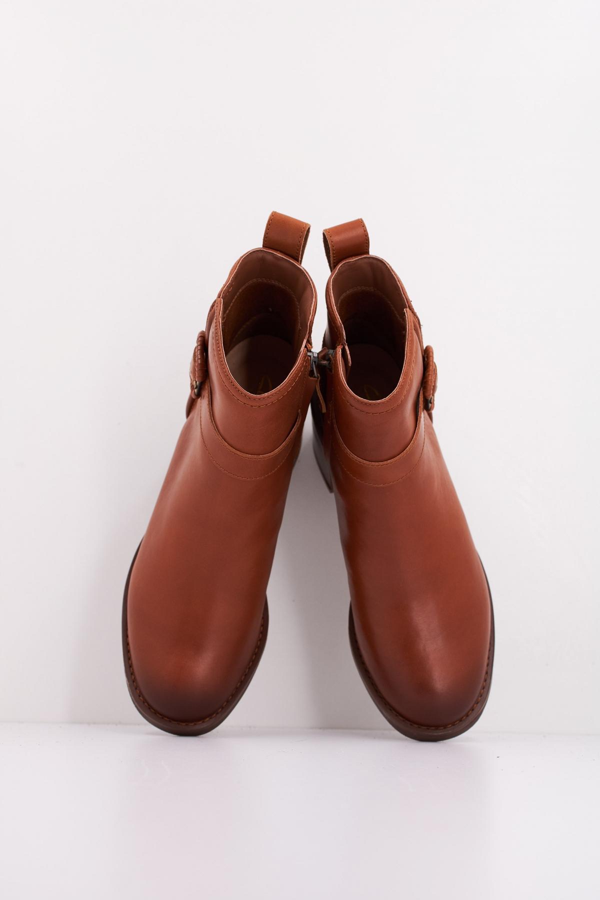 CLARKS CHAMBERLY TRIM en color MIDTAN (3)