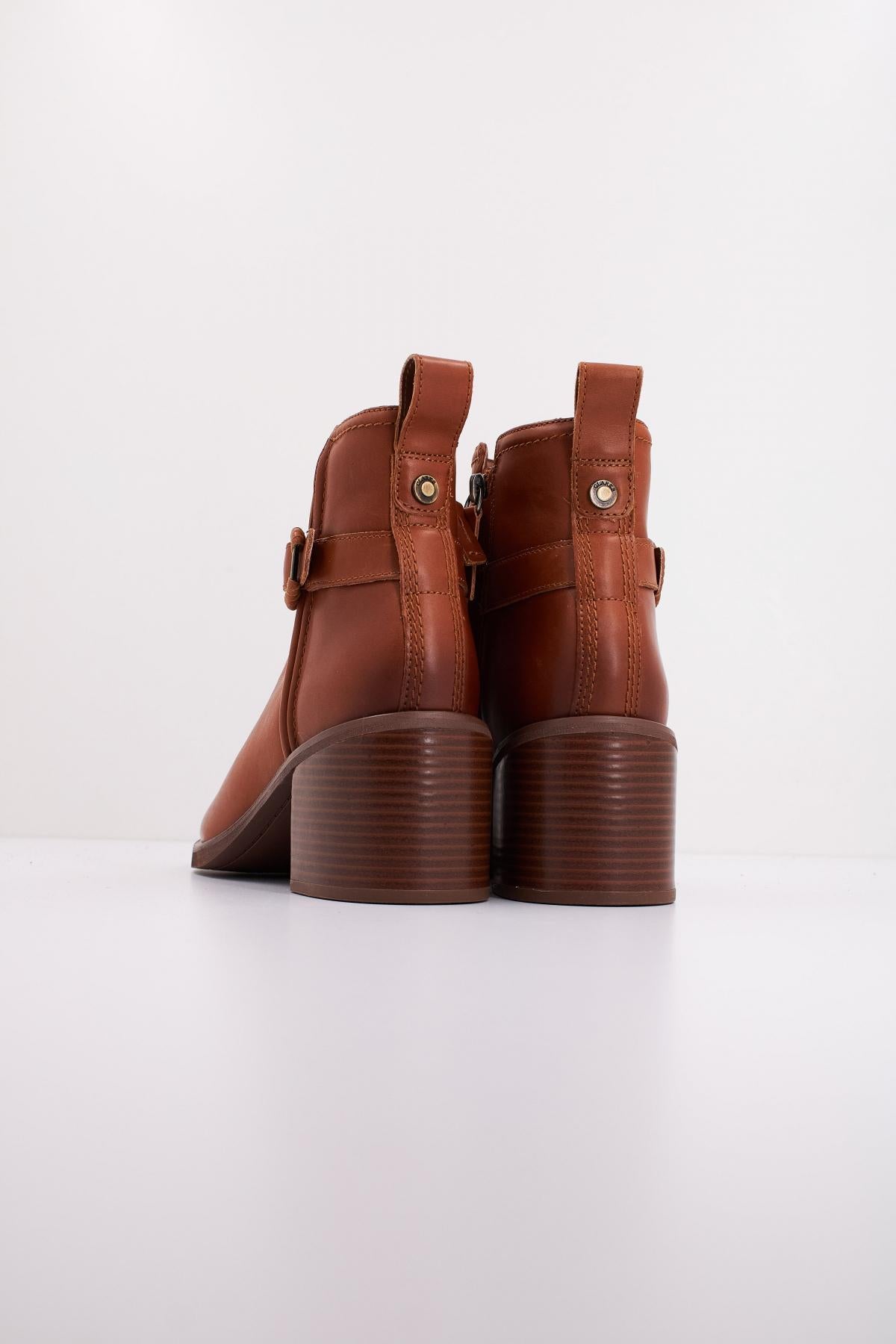 CLARKS CHAMBERLY TRIM en color MIDTAN (4)